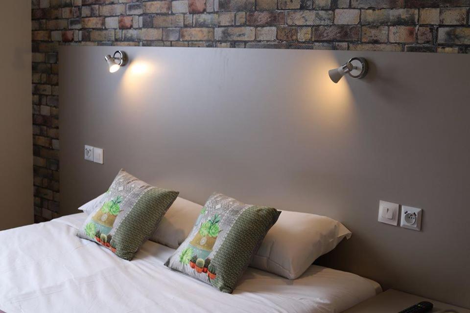 Hotel De Normandie Gournay-en-Bray Ngoại thất bức ảnh